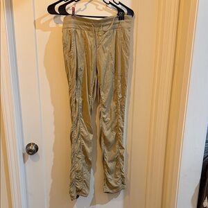 Tan North Face pants Size M